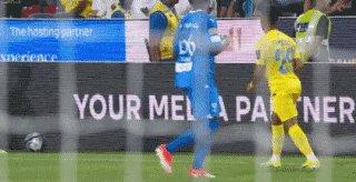 星空体育平台-C罗吃红牌，对裁判抬起拳头又放下，利雅得胜利出局