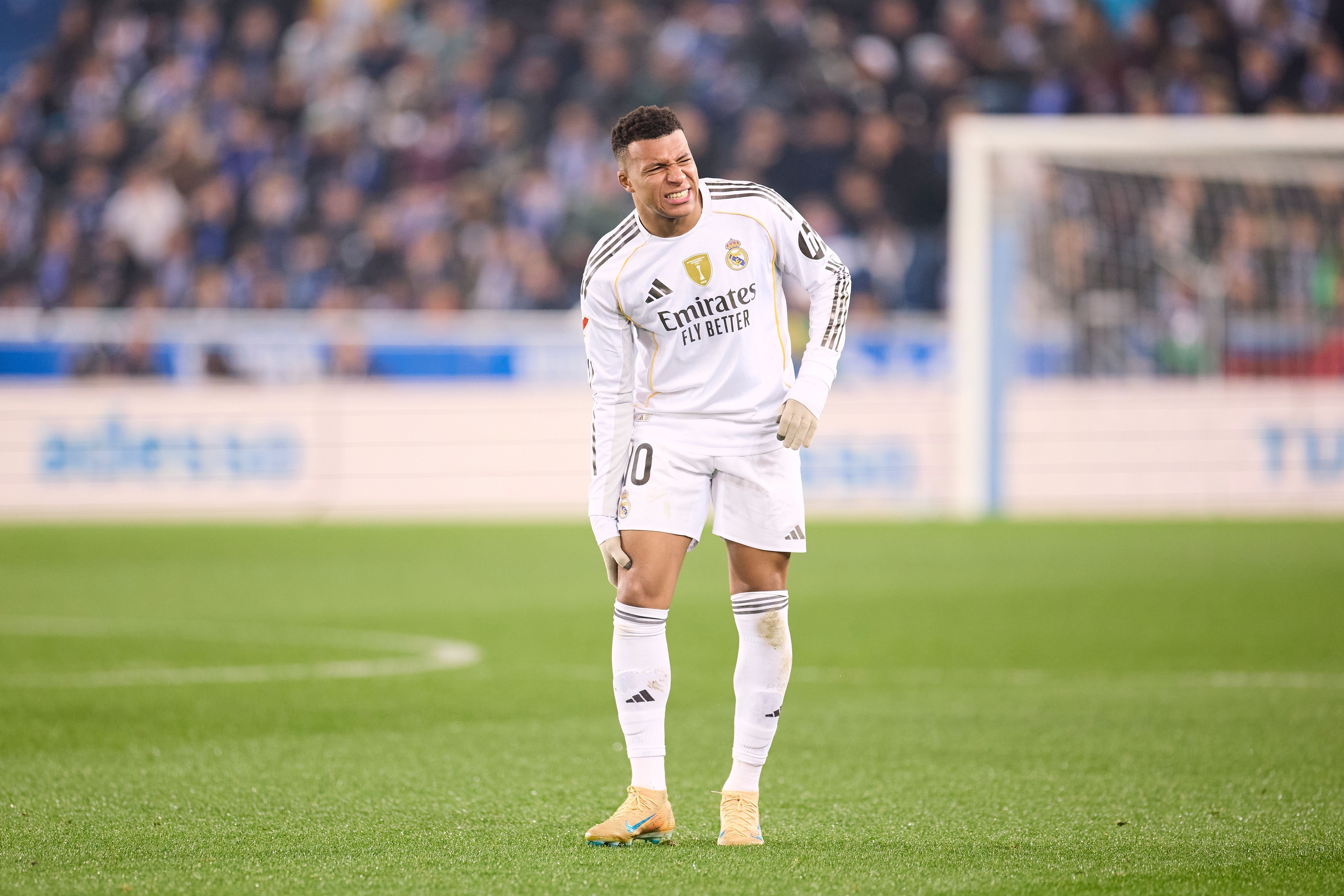 星空体育app下载-队报：姆巴佩受膝痛困扰，但皇马处境不佳需要他克服伤病连续出战