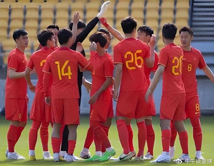 星空体育app下载-黄政宇在国足踢主力后腰，代表鲁能出战热身赛，为何要却出任中卫|足协杯|中超|鲁能队|山东泰山|足协_新浪体育_新浪新闻