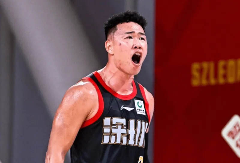 贺希宁：这赛季我们在场上没有埋怨，现在球队有很好的氛围